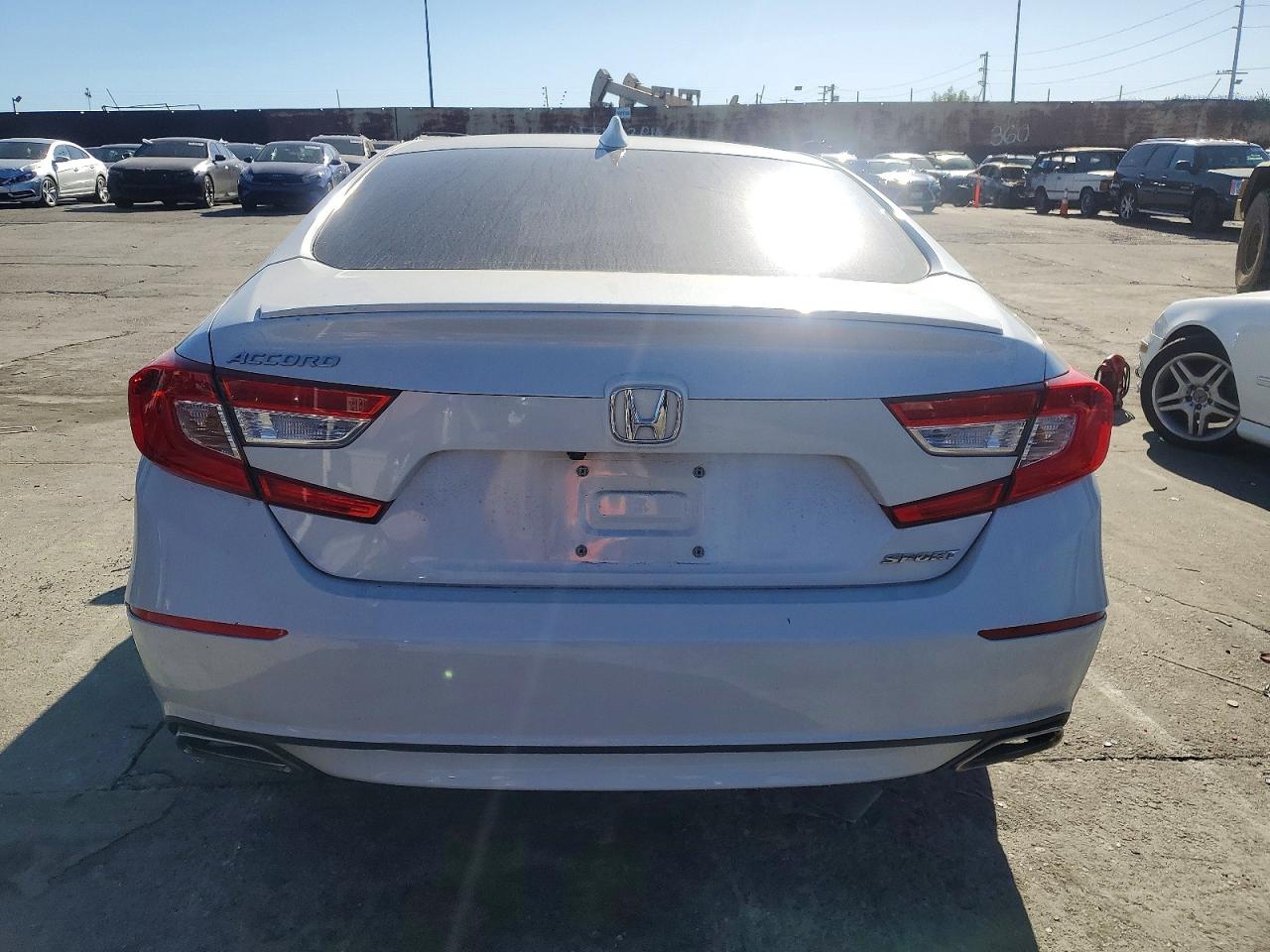 2018 HONDA ACCORD SPORT photo 6