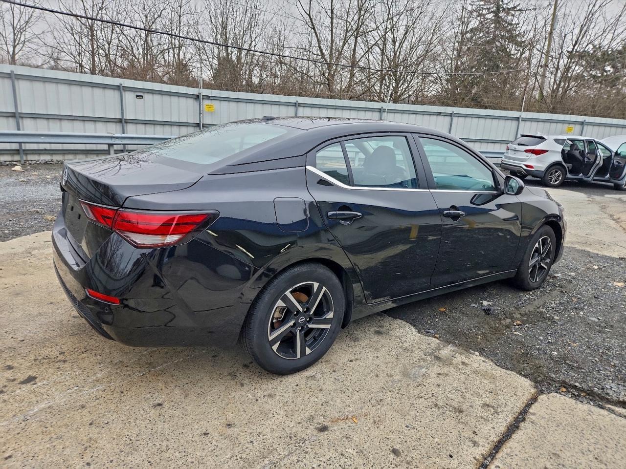 2025 NISSAN SENTRA SV photo 3