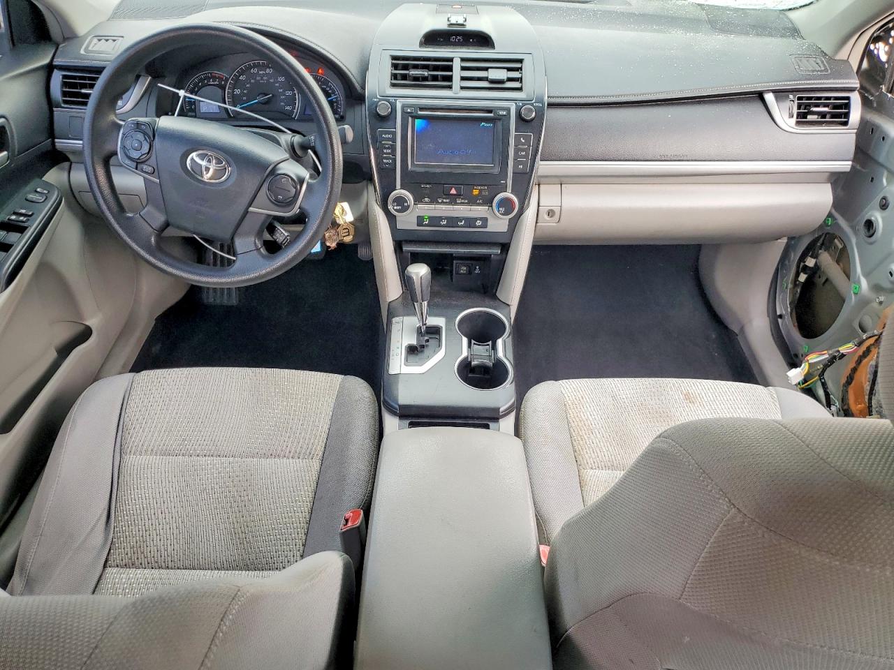 2013 TOYOTA CAMRY L photo 8