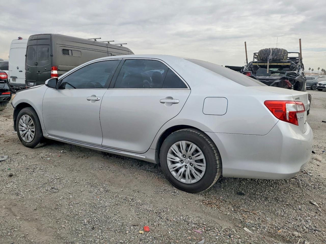 2013 TOYOTA CAMRY L photo 2