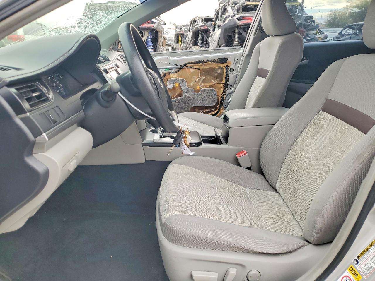 2013 TOYOTA CAMRY L photo 7