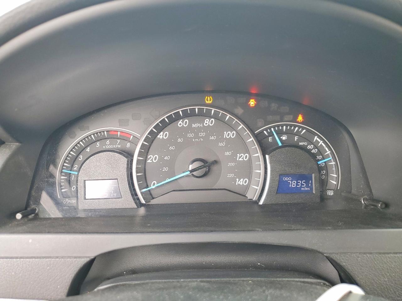 2013 TOYOTA CAMRY L photo 9