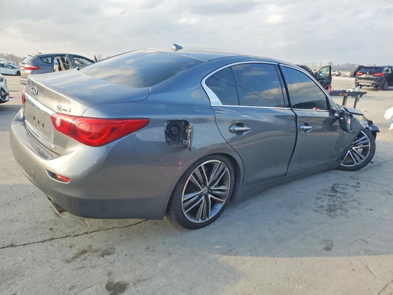 2015 INFINITI Q50 BASE photo 3