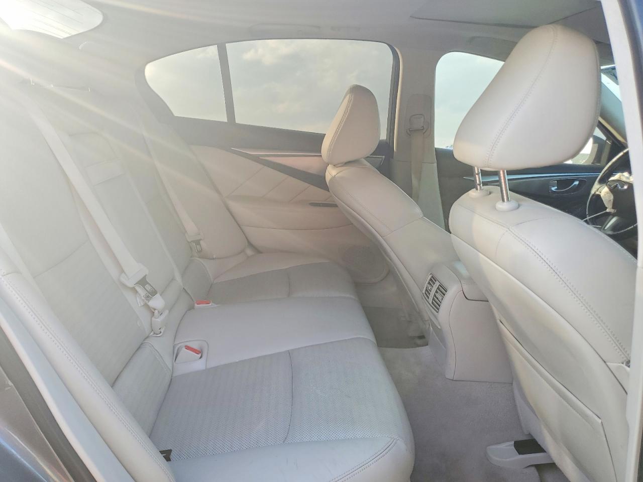 2015 INFINITI Q50 BASE photo 10