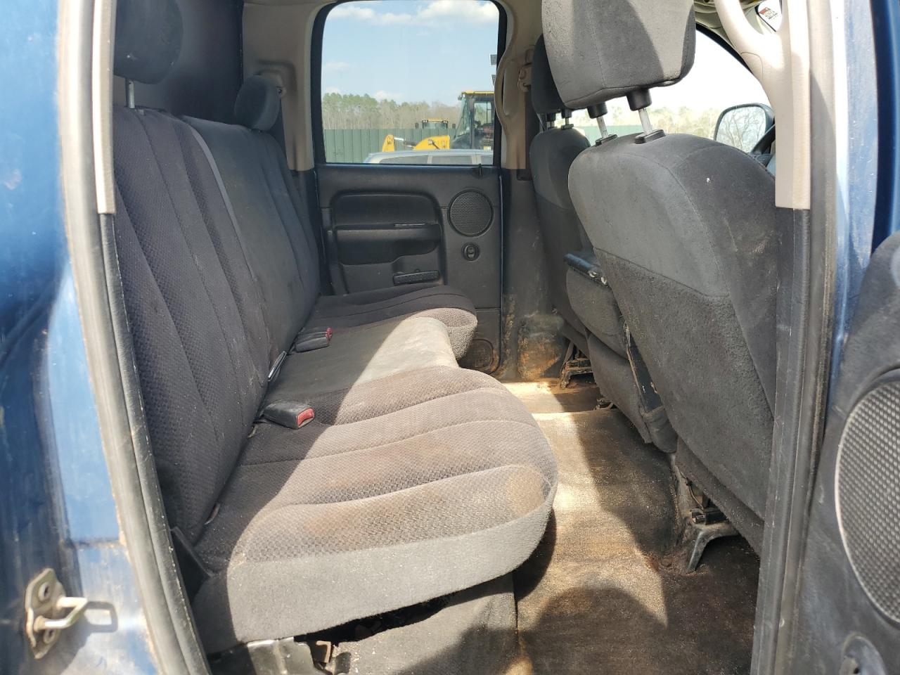 2004 DODGE RAM 1500 ST photo 28