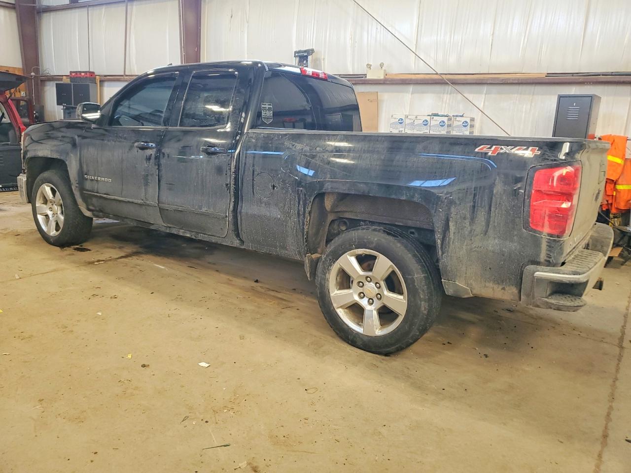 2015 CHEVROLET SILVERADO K1500 LT photo 2