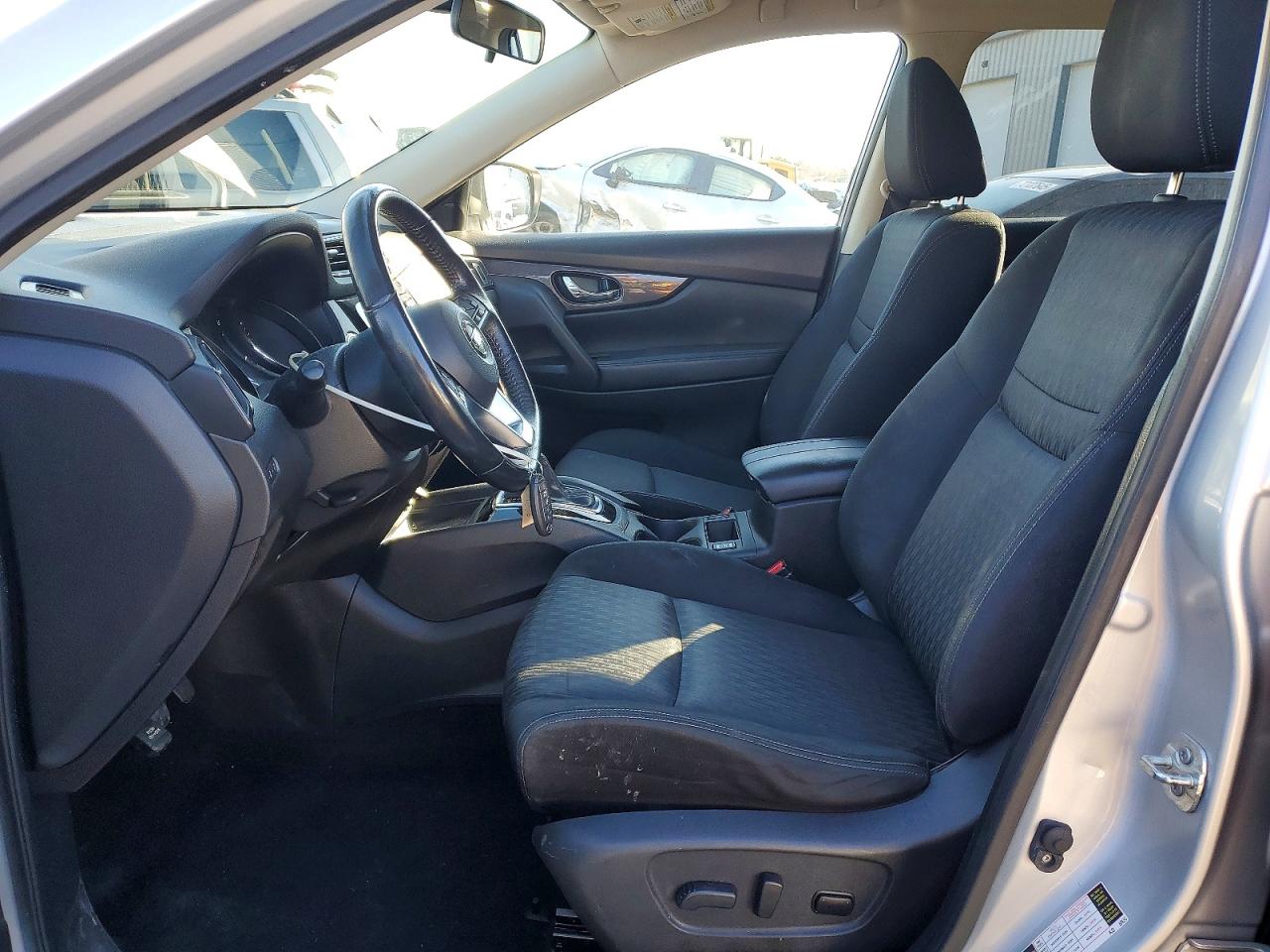2018 NISSAN ROGUE S photo 19