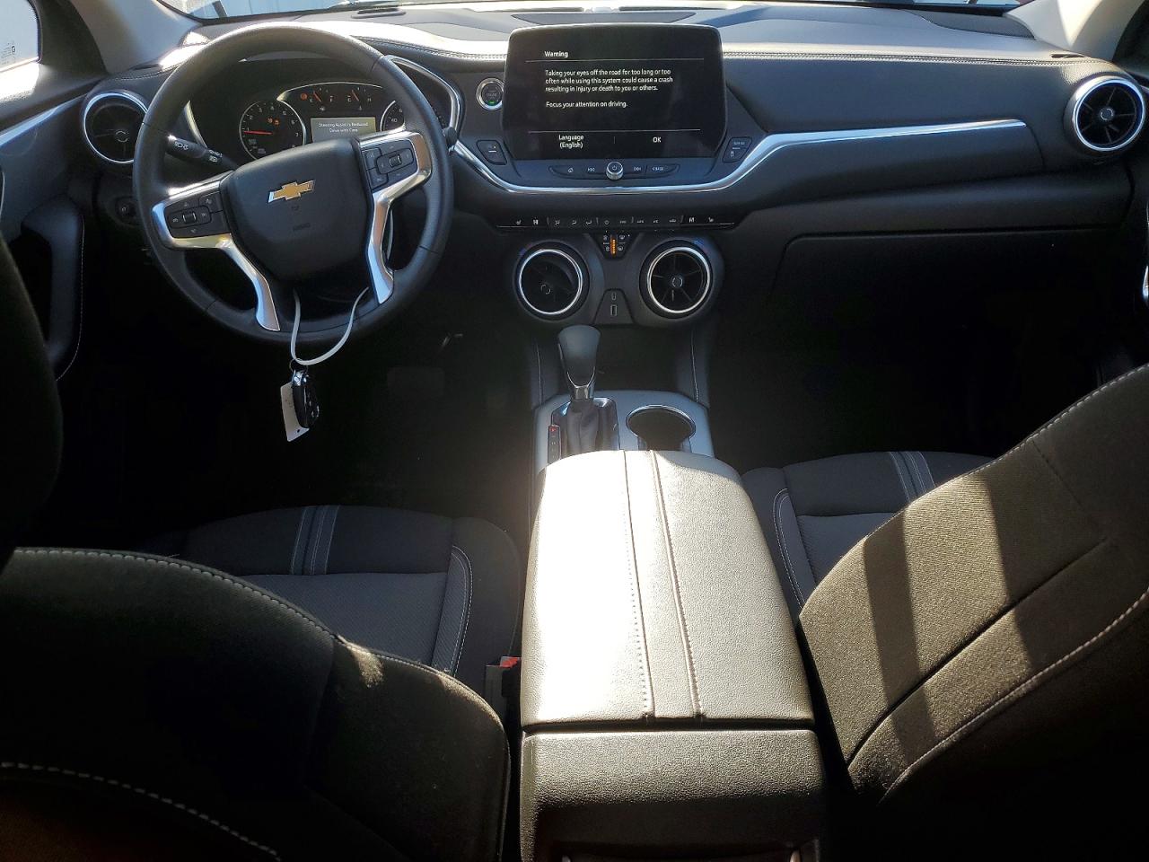 2025 CHEVROLET BLAZER photo 8