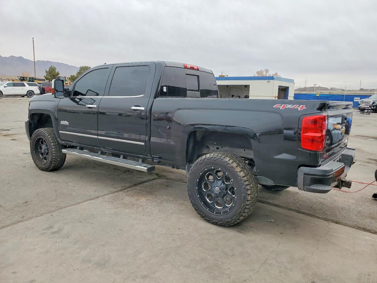 2015 CHEVROLET SILVERADO K2500 HIGH COUNTRY photo 2