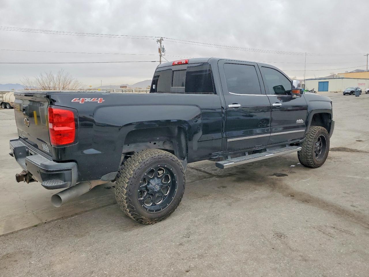 2015 CHEVROLET SILVERADO K2500 HIGH COUNTRY photo 3