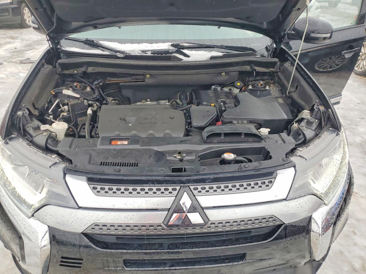 2019 MITSUBISHI OUTLANDER SE photo 12