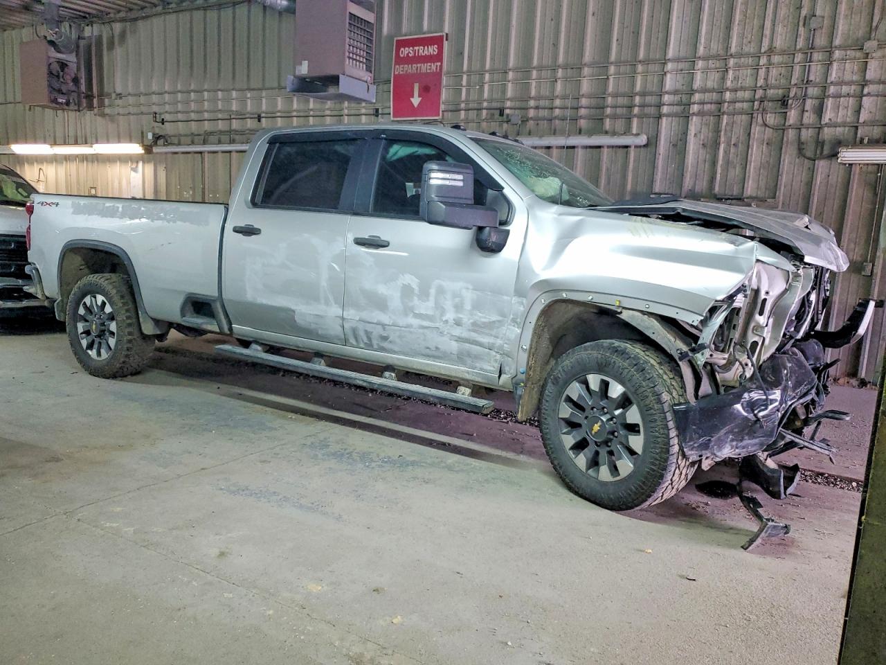 2021 CHEVROLET SILVERADO K2500 CUSTOM photo 4