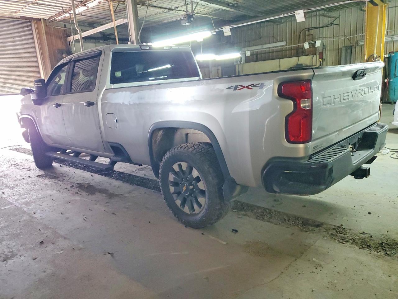 2021 CHEVROLET SILVERADO K2500 CUSTOM photo 2