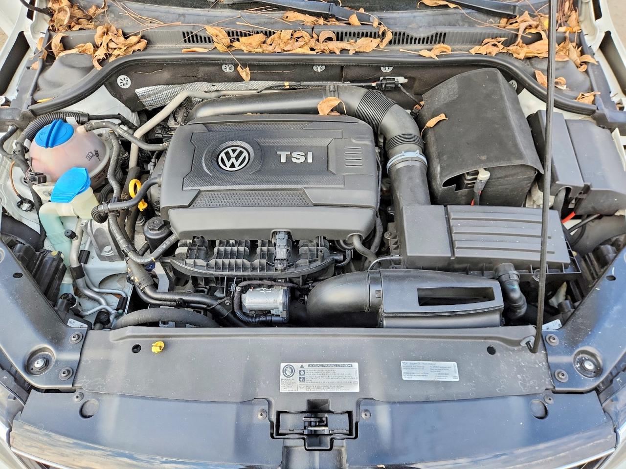 2015 VOLKSWAGEN JETTA SEL photo 11