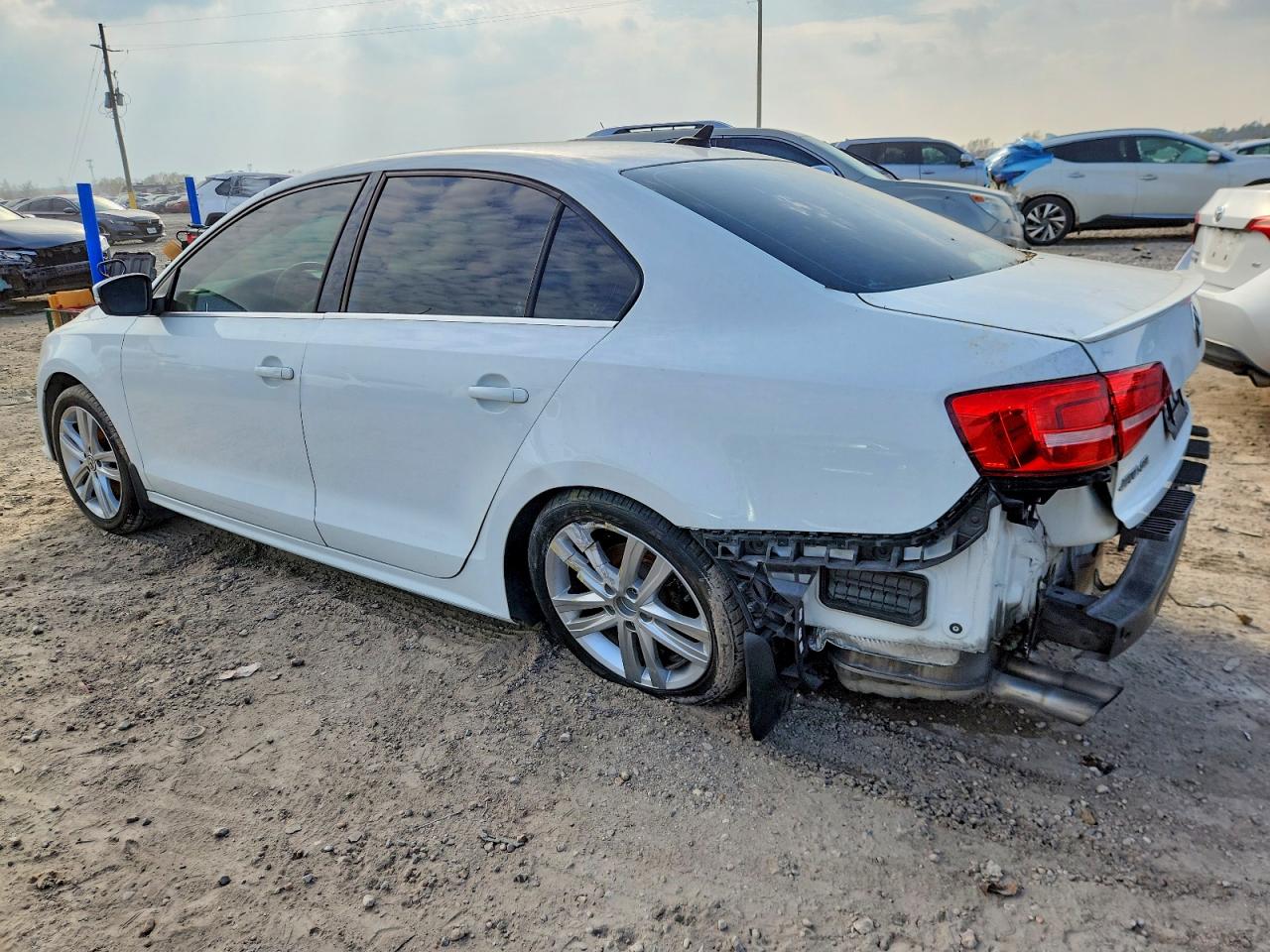 2015 VOLKSWAGEN JETTA SEL photo 2