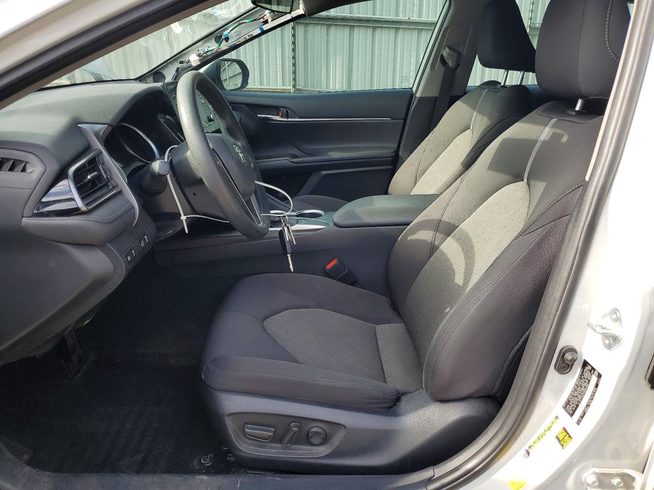 2023 TOYOTA CAMRY LE photo 7