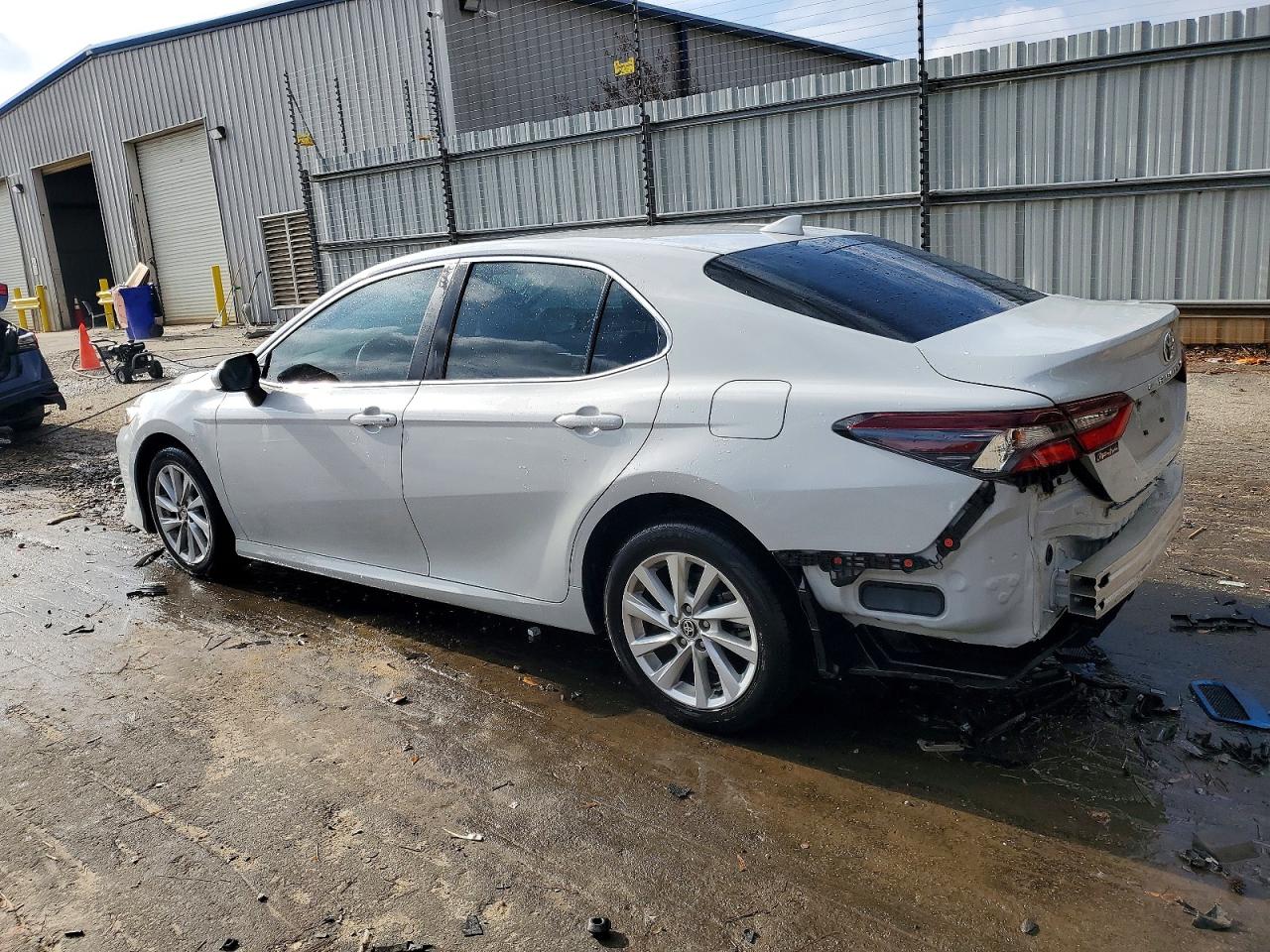 2023 TOYOTA CAMRY LE photo 2