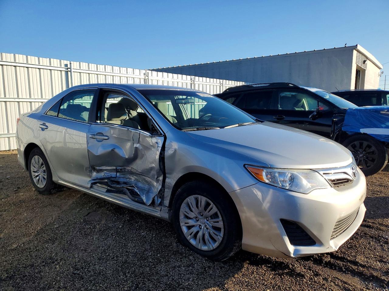 2014 TOYOTA CAMRY L photo 4