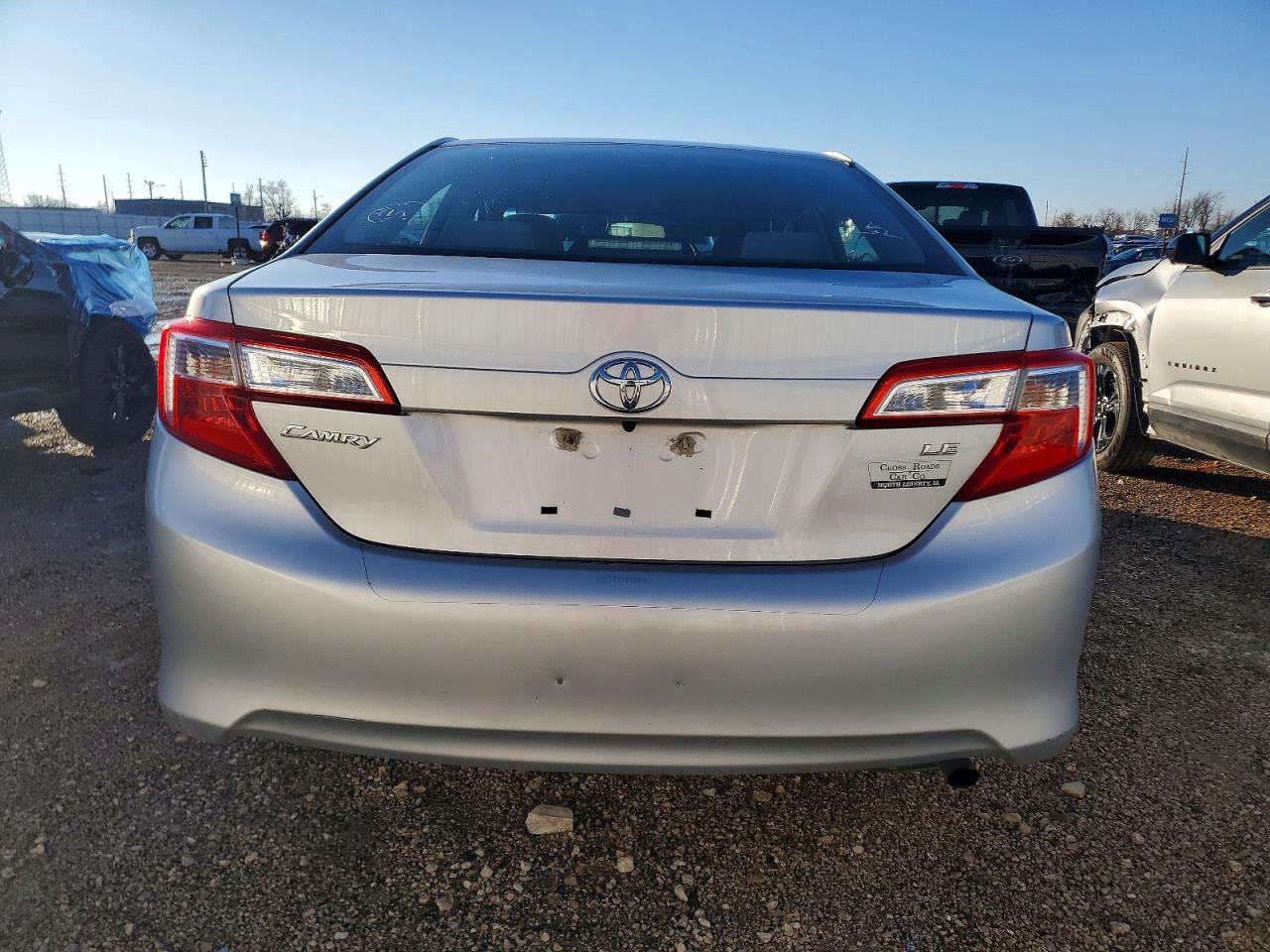 2014 TOYOTA CAMRY L photo 6