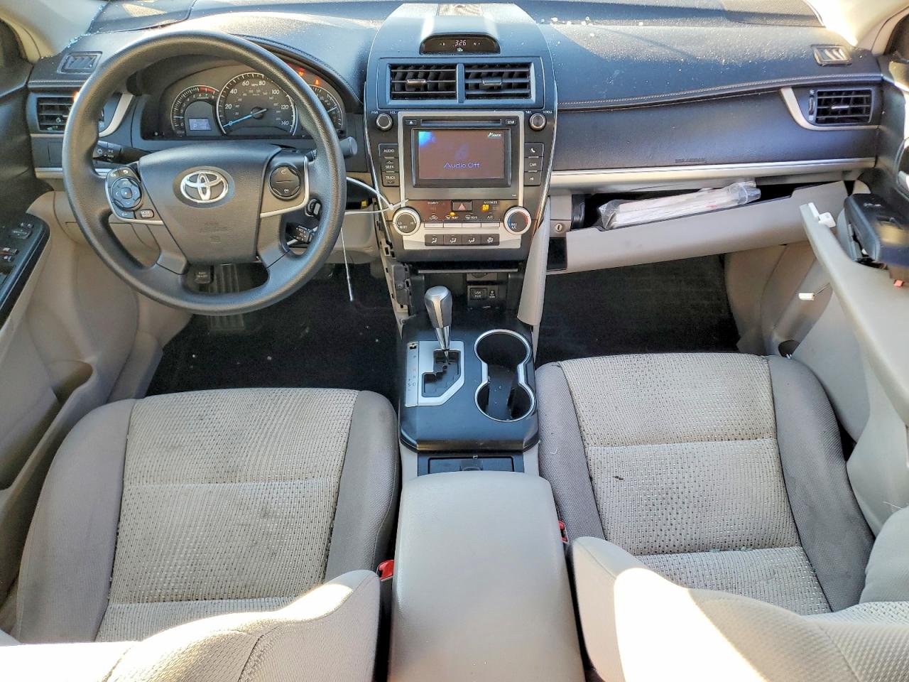 2014 TOYOTA CAMRY L photo 8