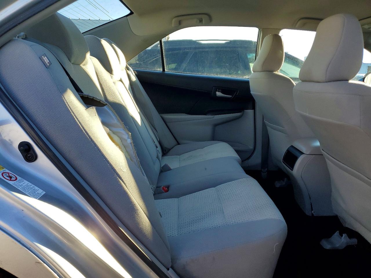 2014 TOYOTA CAMRY L photo 10