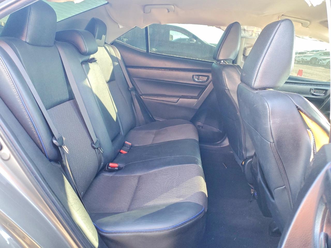 2019 TOYOTA COROLLA L photo 10