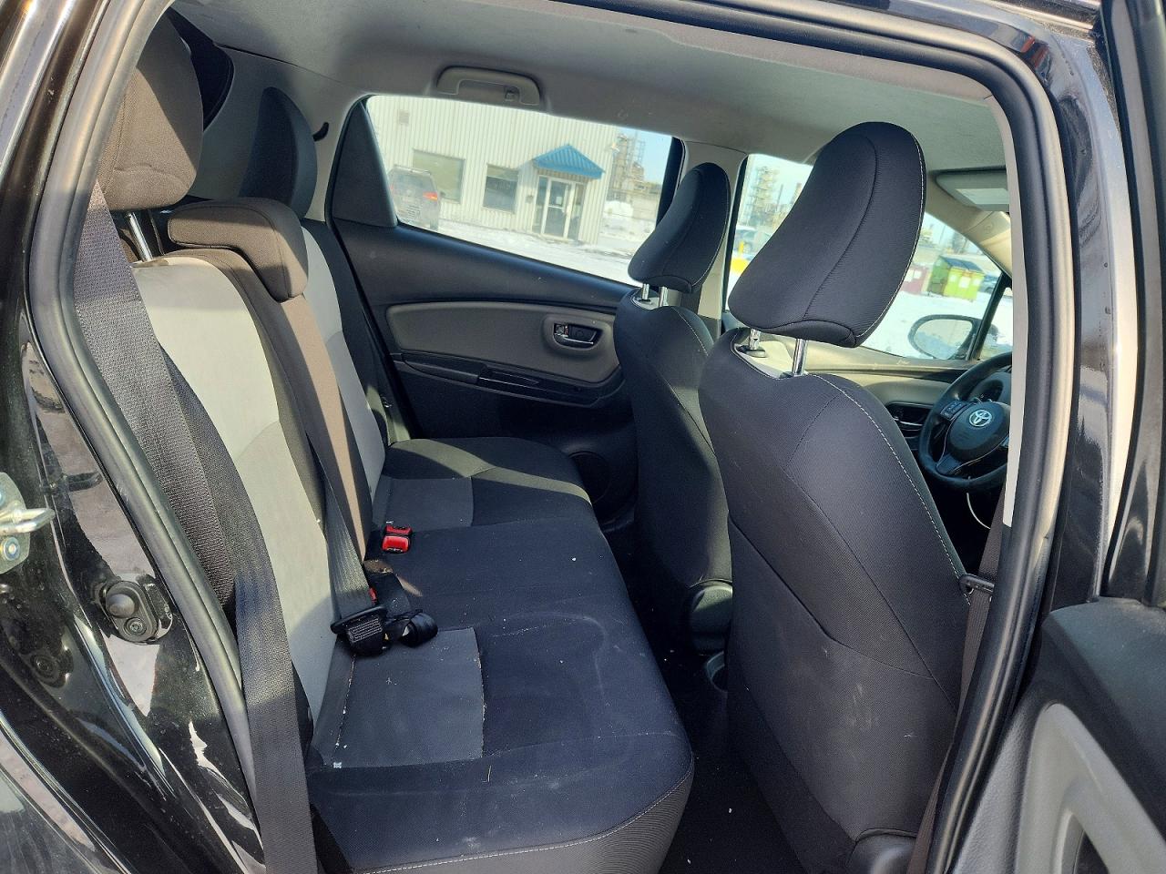 2018 TOYOTA YARIS L photo 10