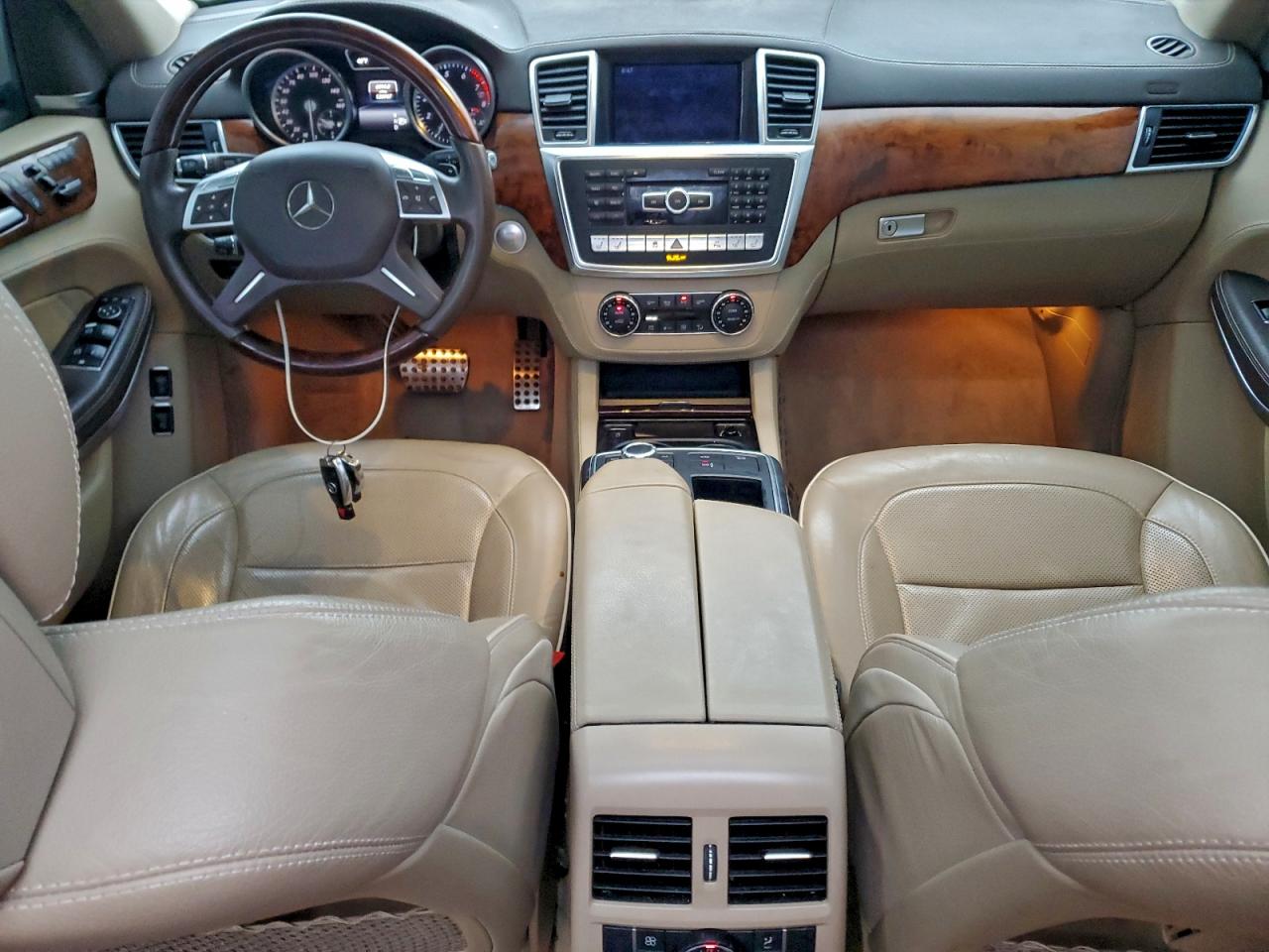 2014 MERCEDES-BENZ GL 550 4MATIC photo 8