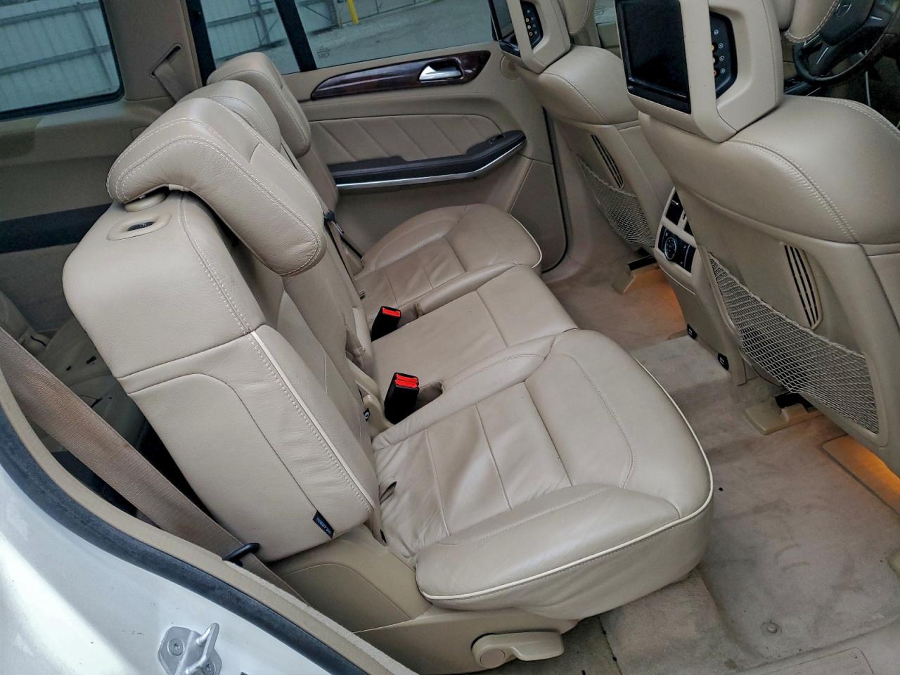 2014 MERCEDES-BENZ GL 550 4MATIC photo 11