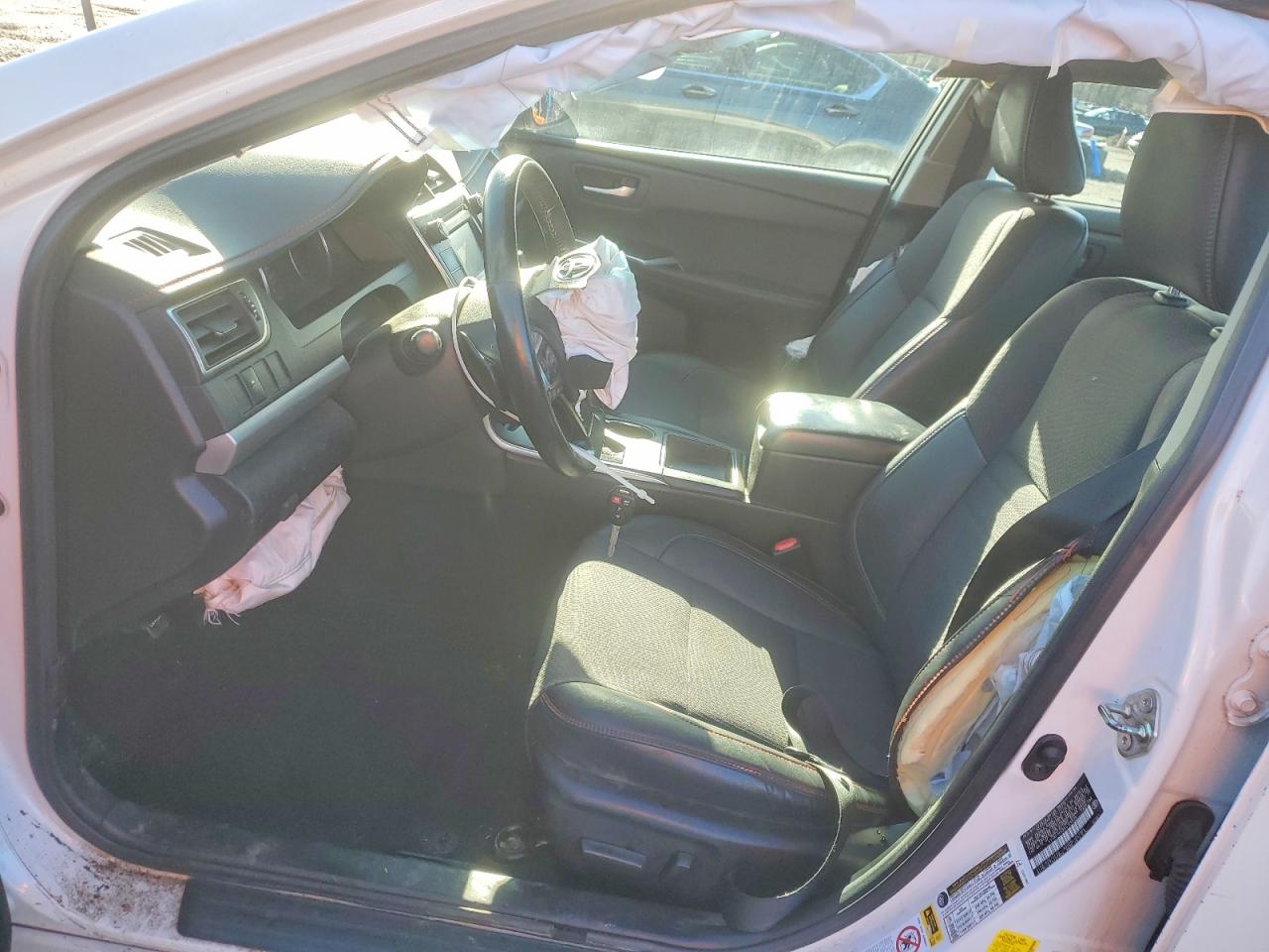 2016 TOYOTA CAMRY SE photo 7