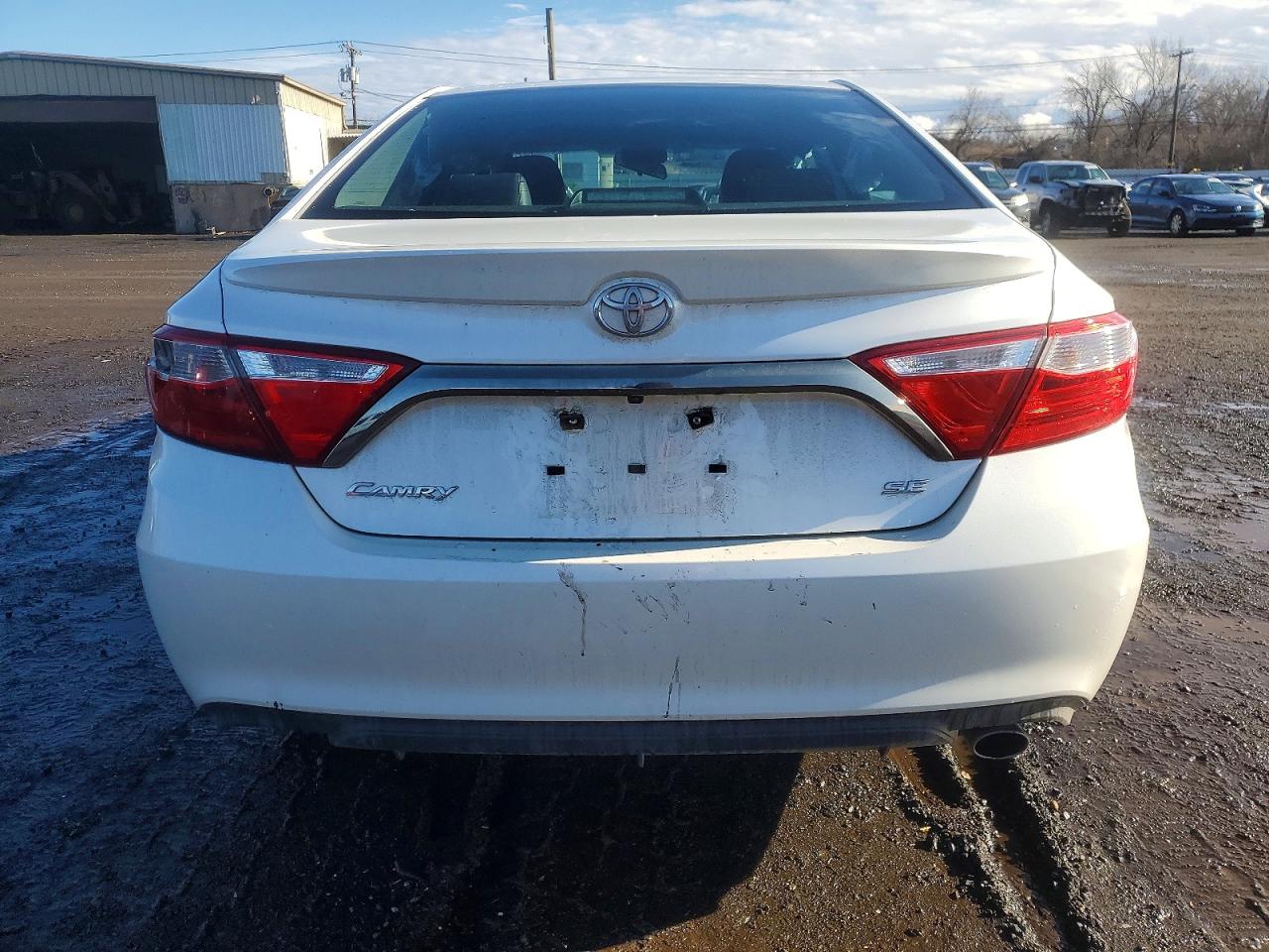 2016 TOYOTA CAMRY SE photo 6