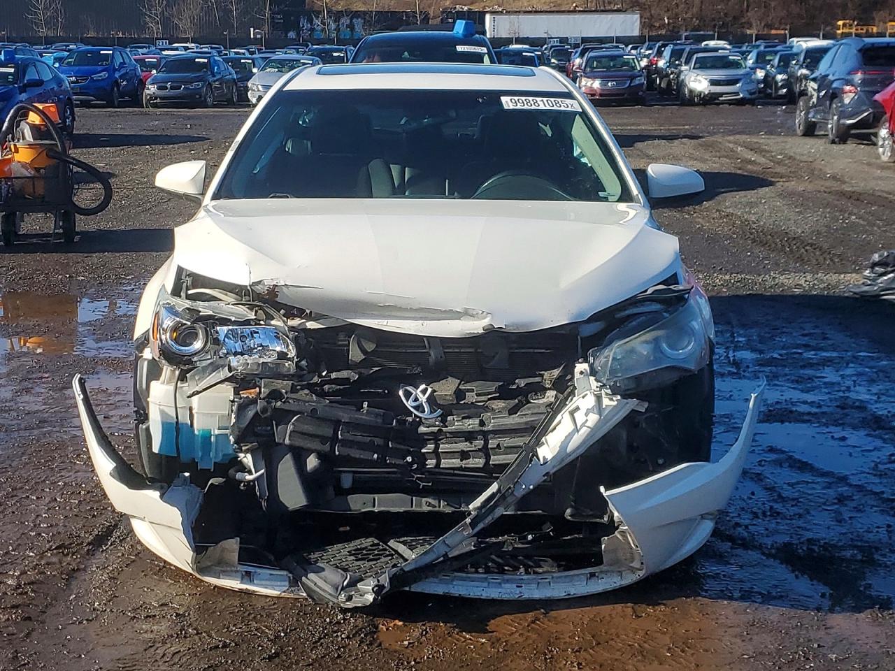 2016 TOYOTA CAMRY SE photo 5