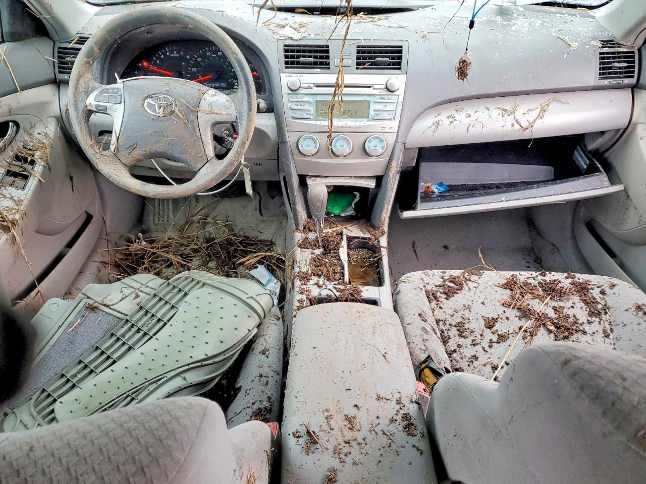 2009 TOYOTA CAMRY BASE photo 8