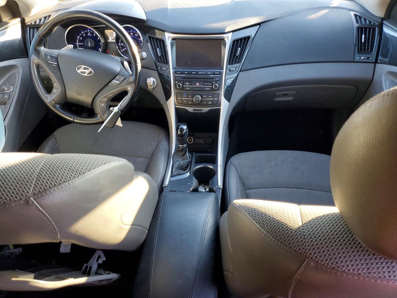 2014 HYUNDAI SONATA SE photo 15