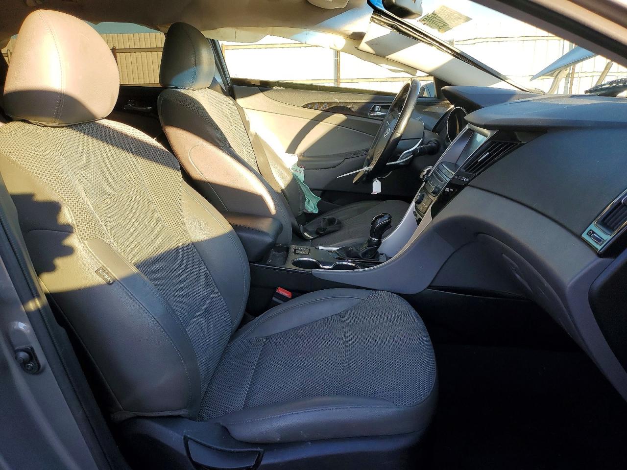 2014 HYUNDAI SONATA SE photo 13