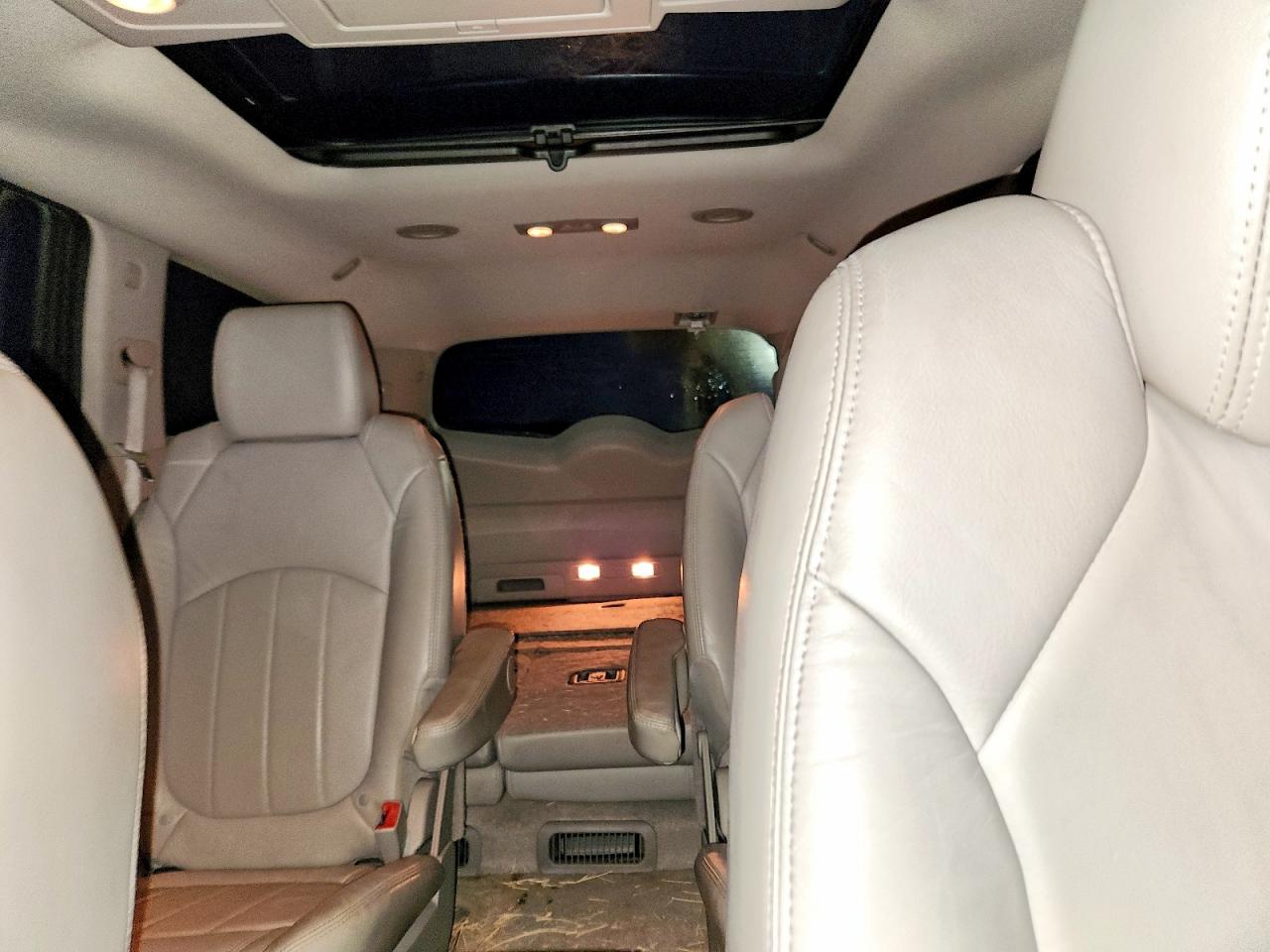 2011 BUICK ENCLAVE CXL photo 19