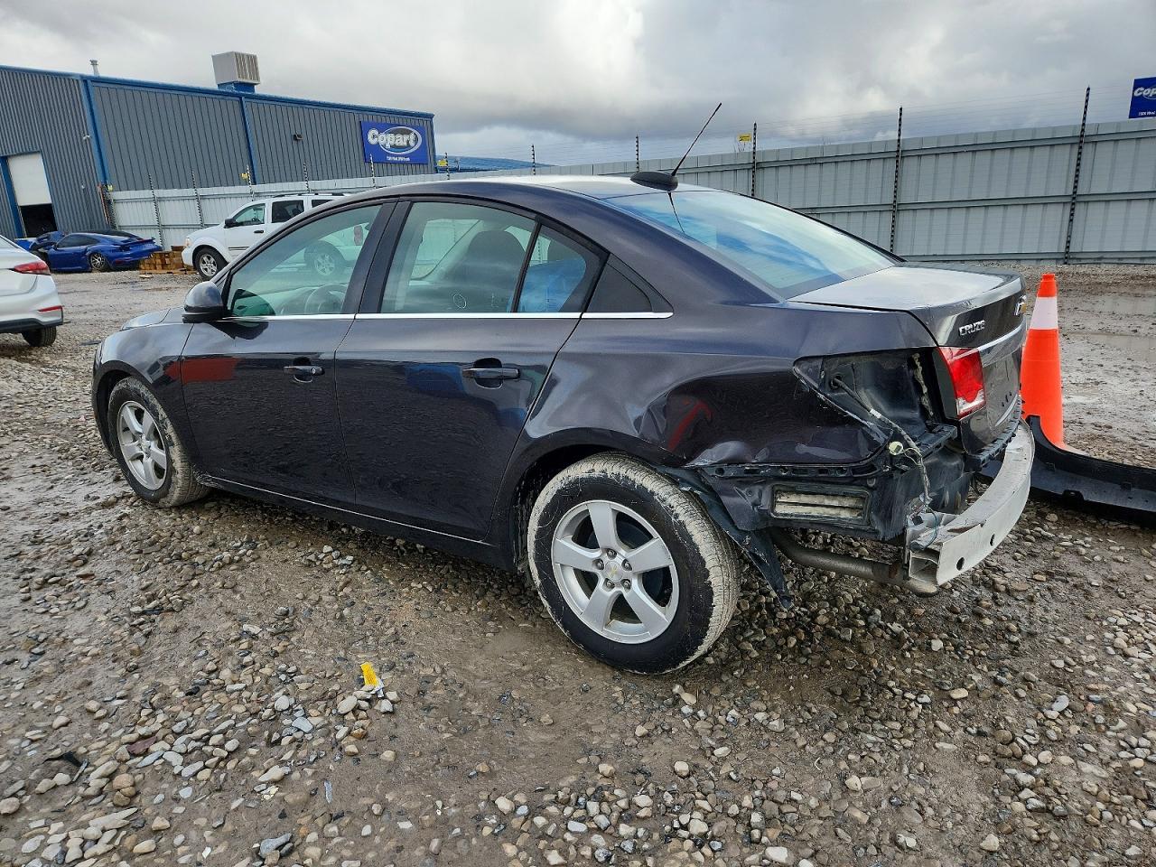 2015 CHEVROLET CRUZE LT photo 2
