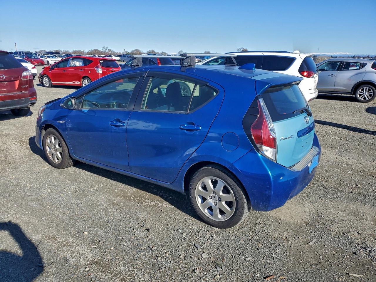 2015 TOYOTA PRIUS C photo 2