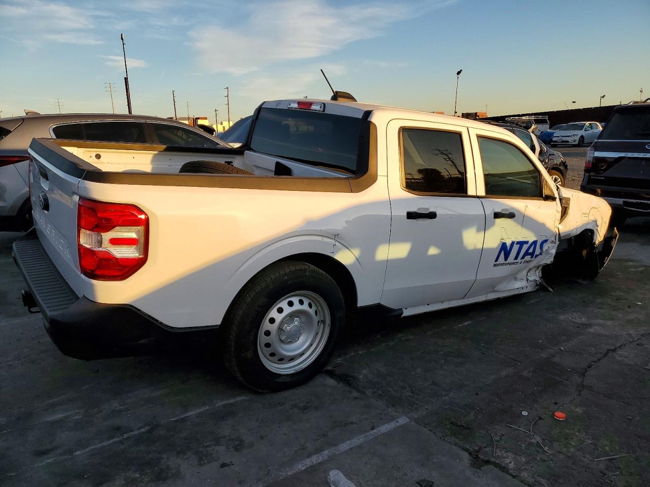 2025 FORD MAVERICK XL photo 3