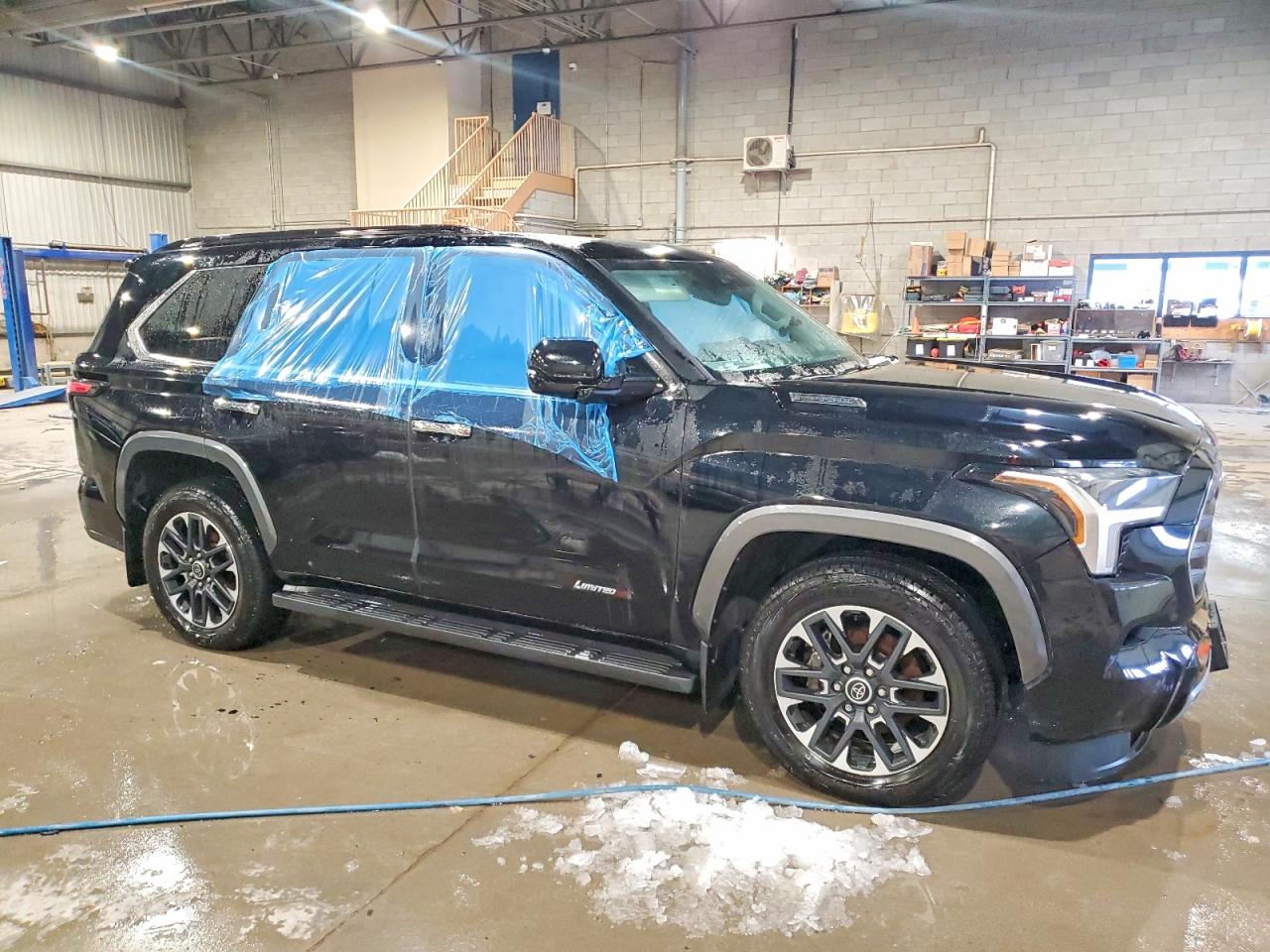 2023 TOYOTA SEQUOIA SR5 photo 4
