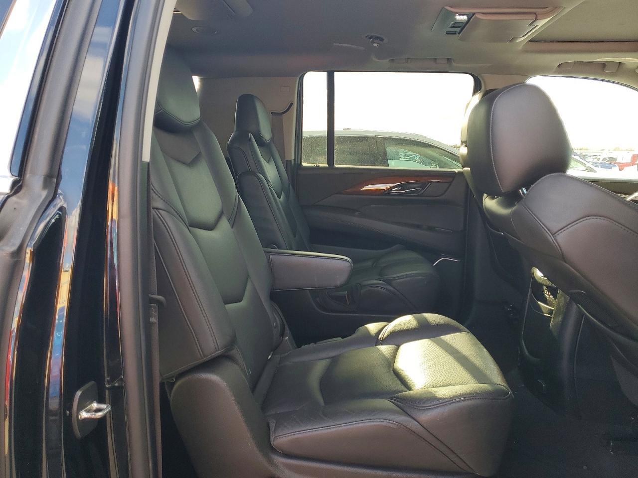 2016 CADILLAC ESCALADE ESV PREMIUM photo 11