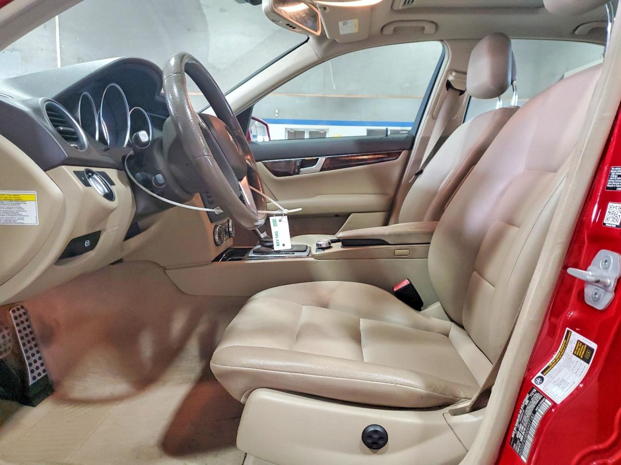 2014 MERCEDES-BENZ C 250 photo 7