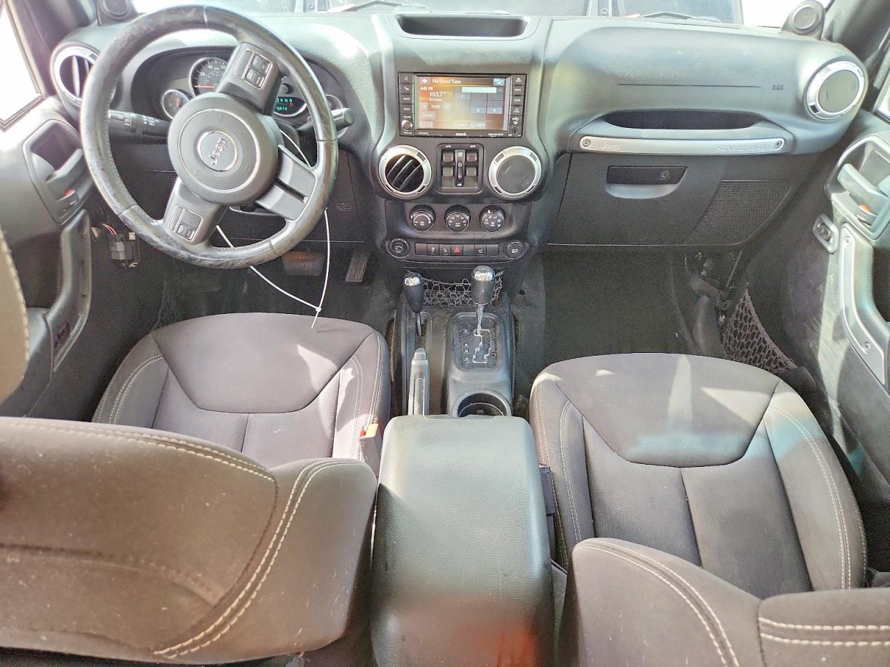 2013 JEEP WRANGLER UNLIMITED SAHARA photo 8