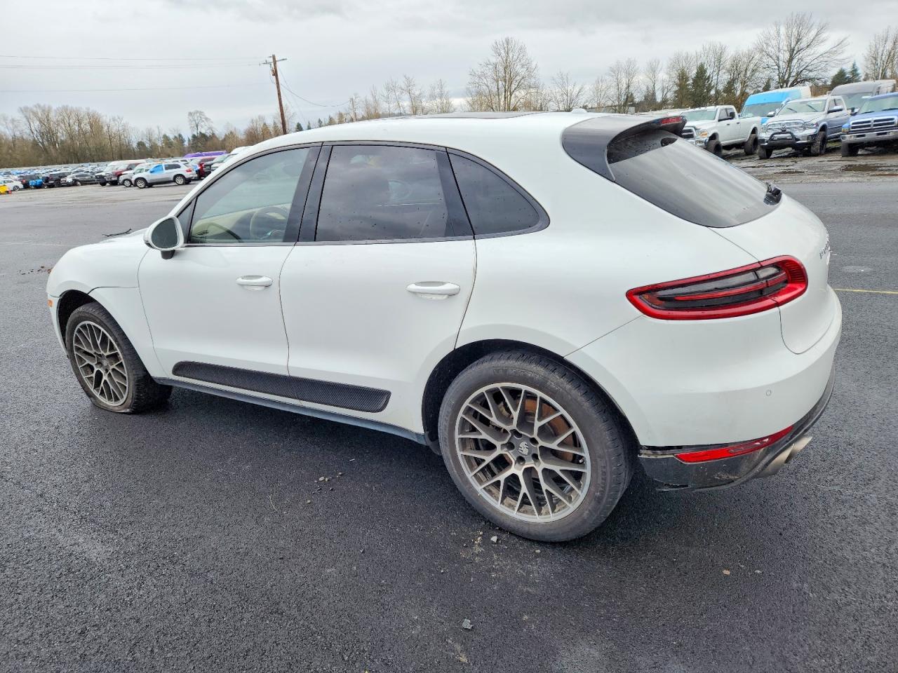 2016 PORSCHE MACAN S photo 2