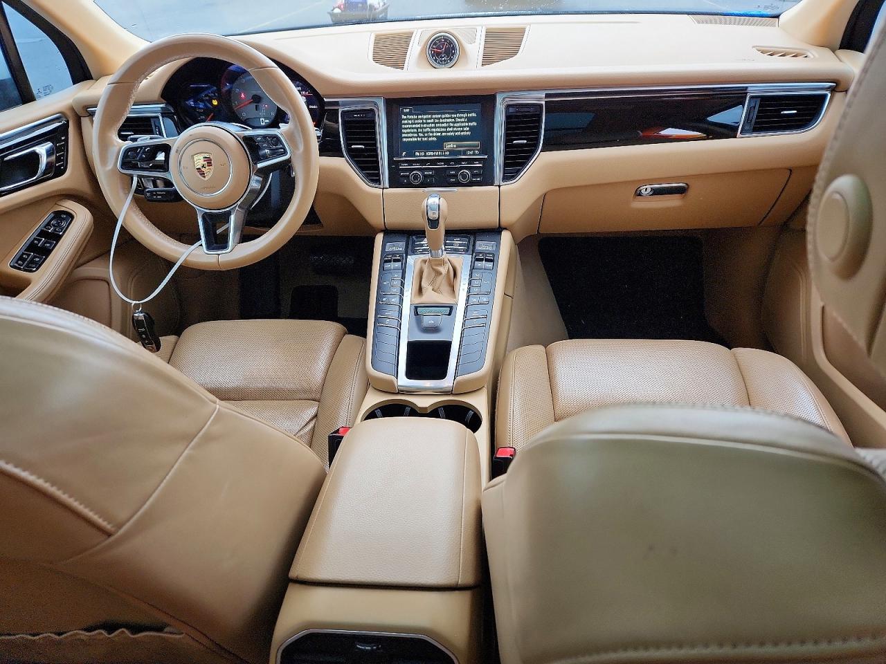 2016 PORSCHE MACAN S photo 8