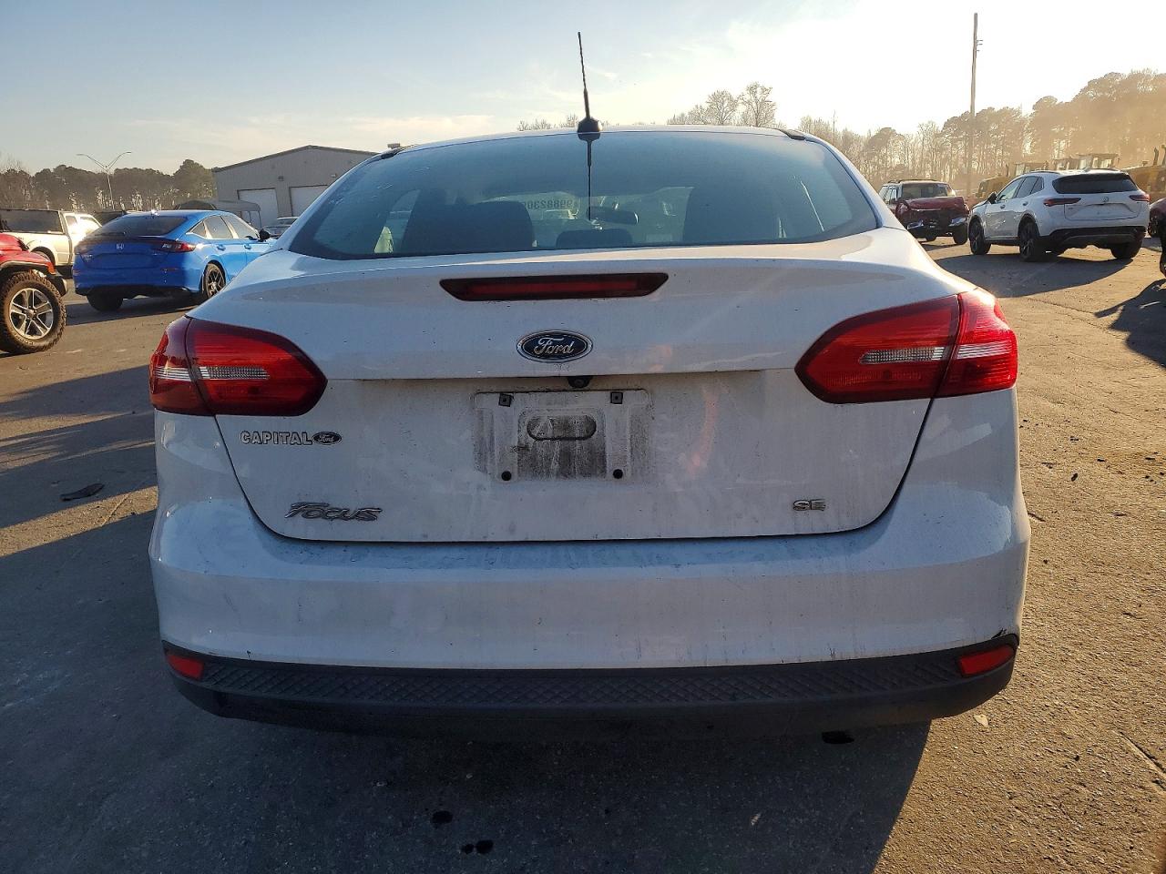 2018 FORD FOCUS SE photo 11