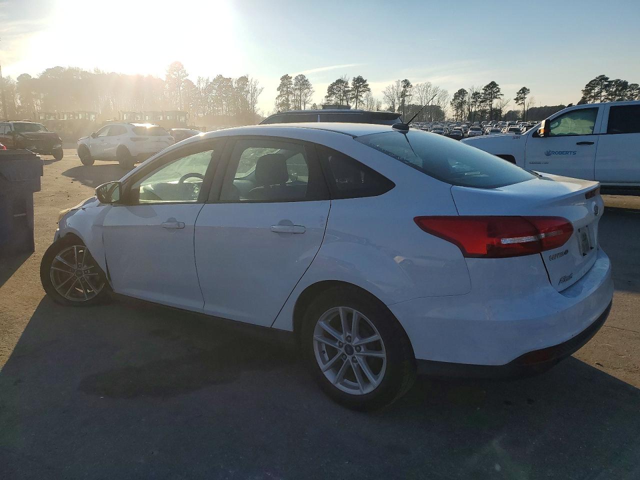 2018 FORD FOCUS SE photo 3