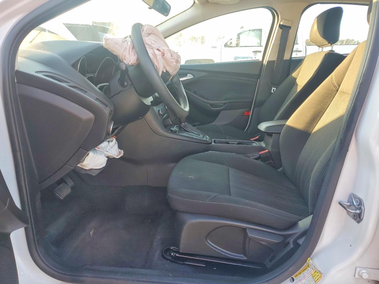 2018 FORD FOCUS SE photo 13