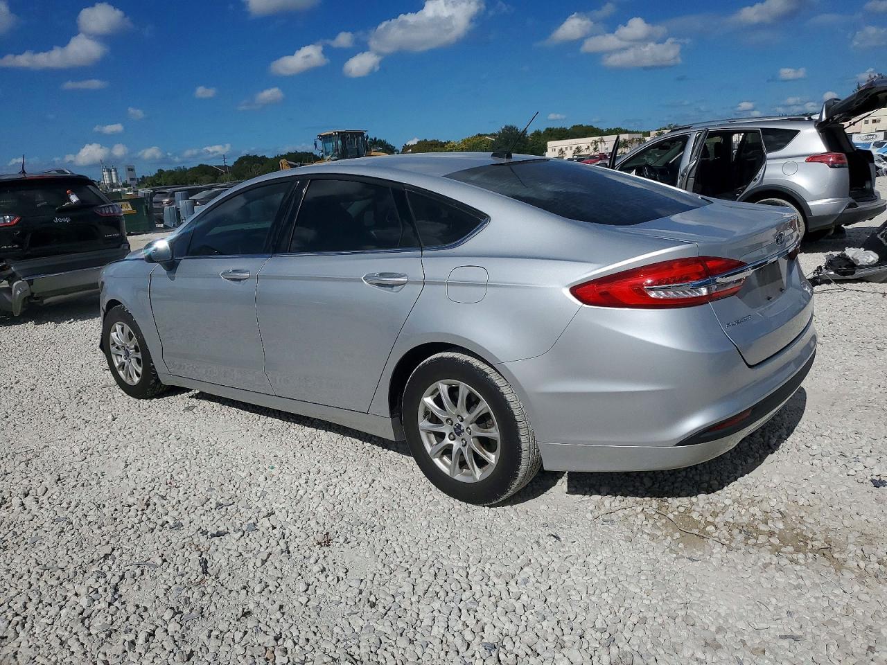 2017 FORD FUSION S photo 2