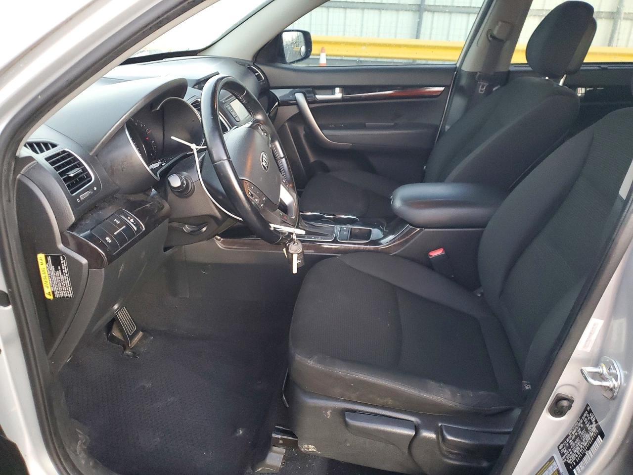2015 KIA SORENTO LX photo 7